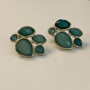 Teal jewel earrings with gold-colored setting